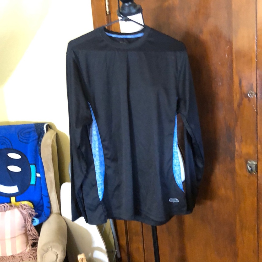 Boy’s Under Armour Like Material Shirt Size Large